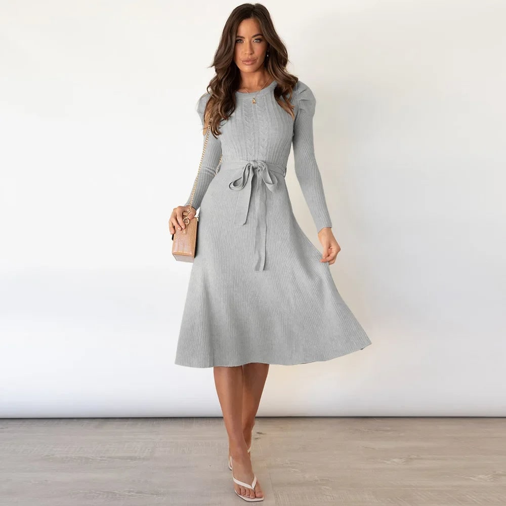 Grey long sleeve knit winter dress with belt 3