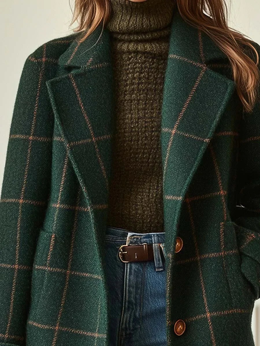Deirdre Plaid Coat in Green - close-up of the lapel