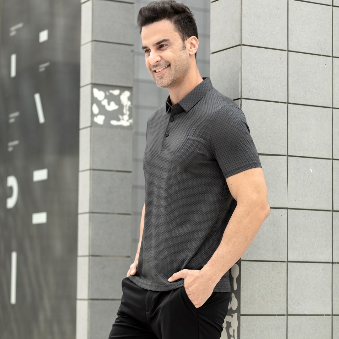 Man wearing a grey men polo shirt 9