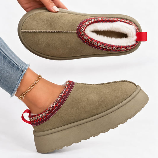 Green slippers with soft lining seen from above 2