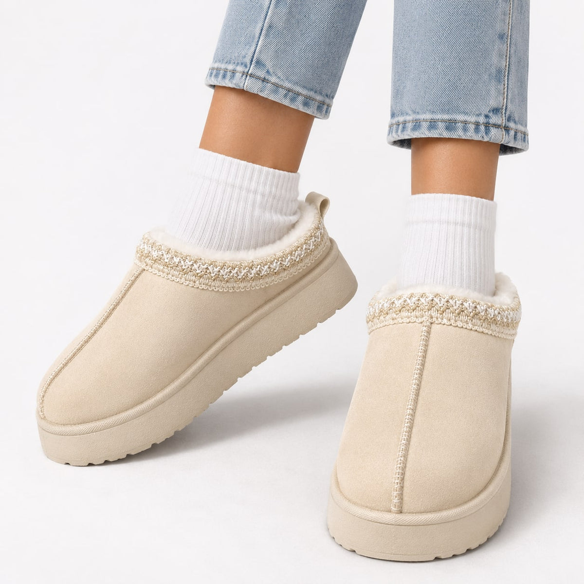 Beige warm lined platform slippers 3