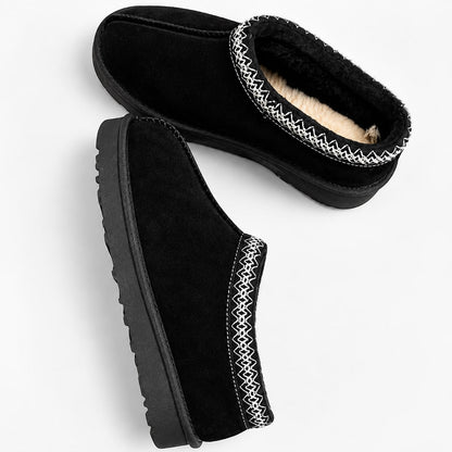 Black slippers with soft lining seen from above 5