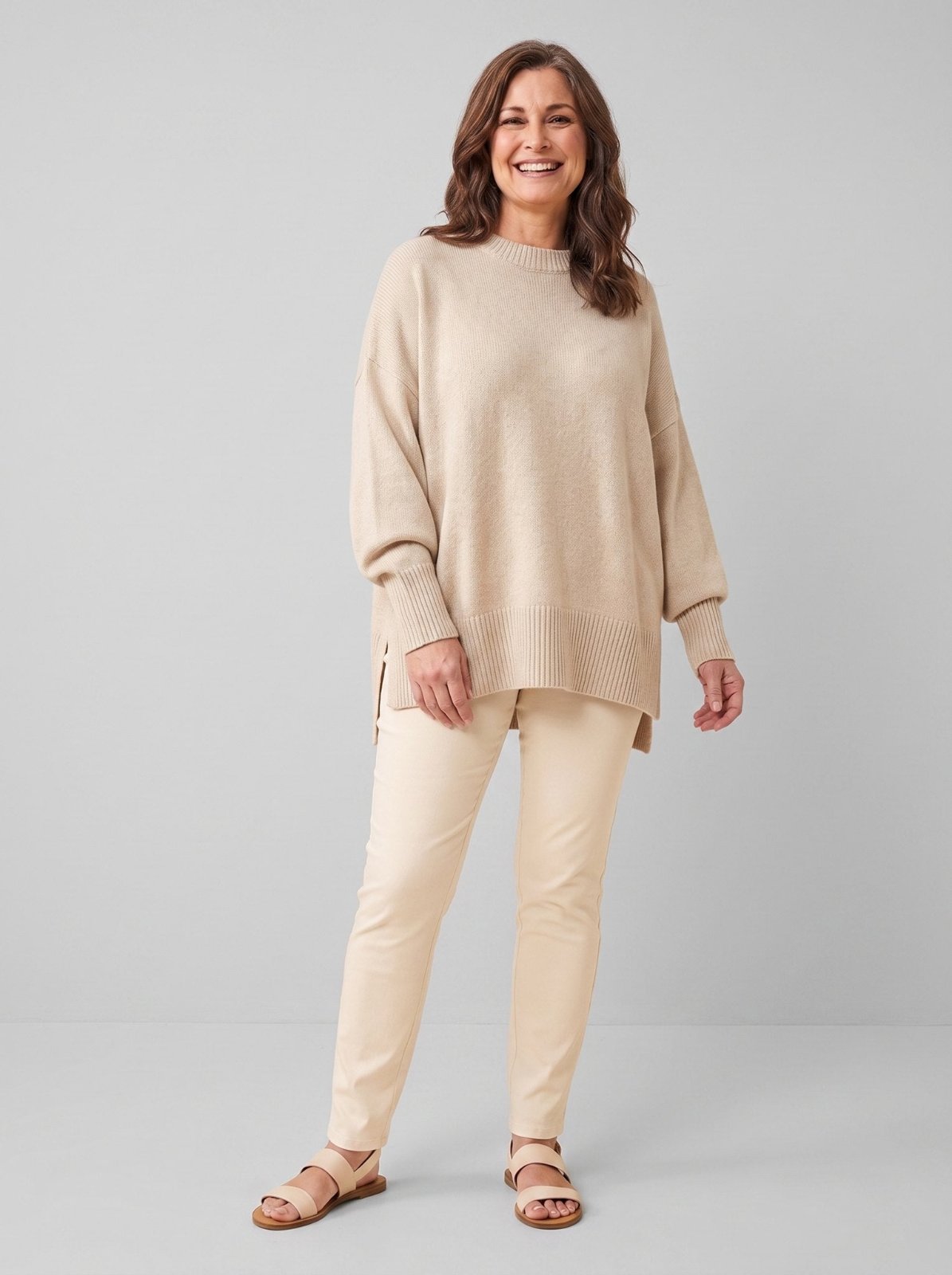 Suzie Oversized Pullover in beige - worn by a model, front view