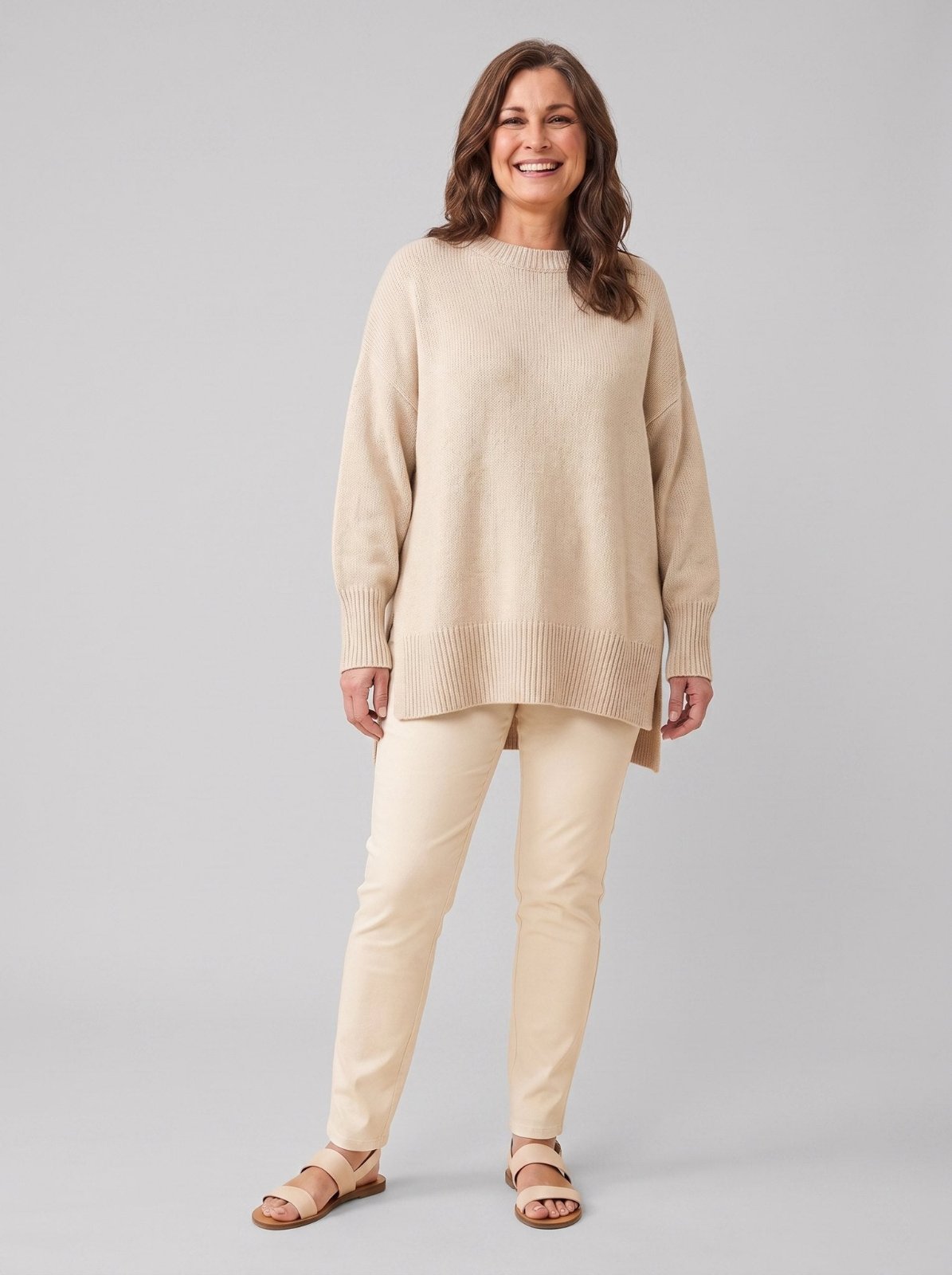 Suzie Oversized Pullover in beige - worn by a model, front view
